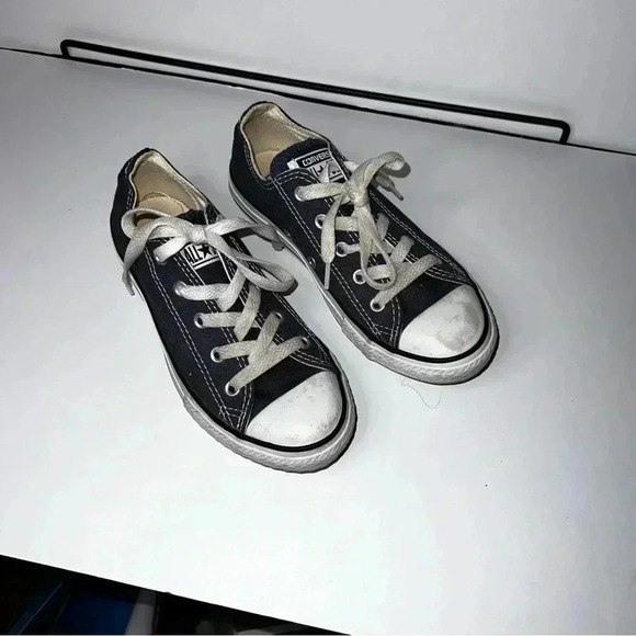 Converse Chuck Taylor all star shoes youth size 1 Grey & White Barely Worn - Picture 3 of 7